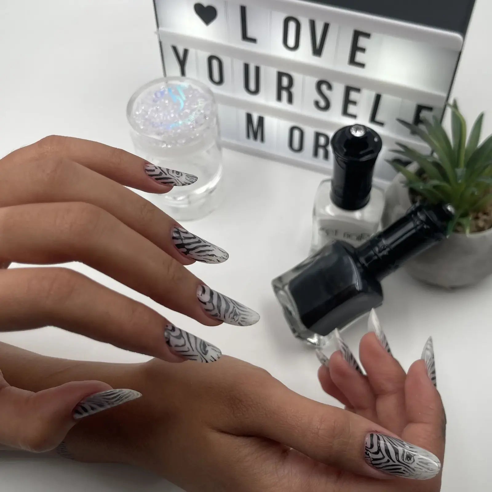 5468-Stamping-Lac-Black-15ml-GN-2048&#215;2048