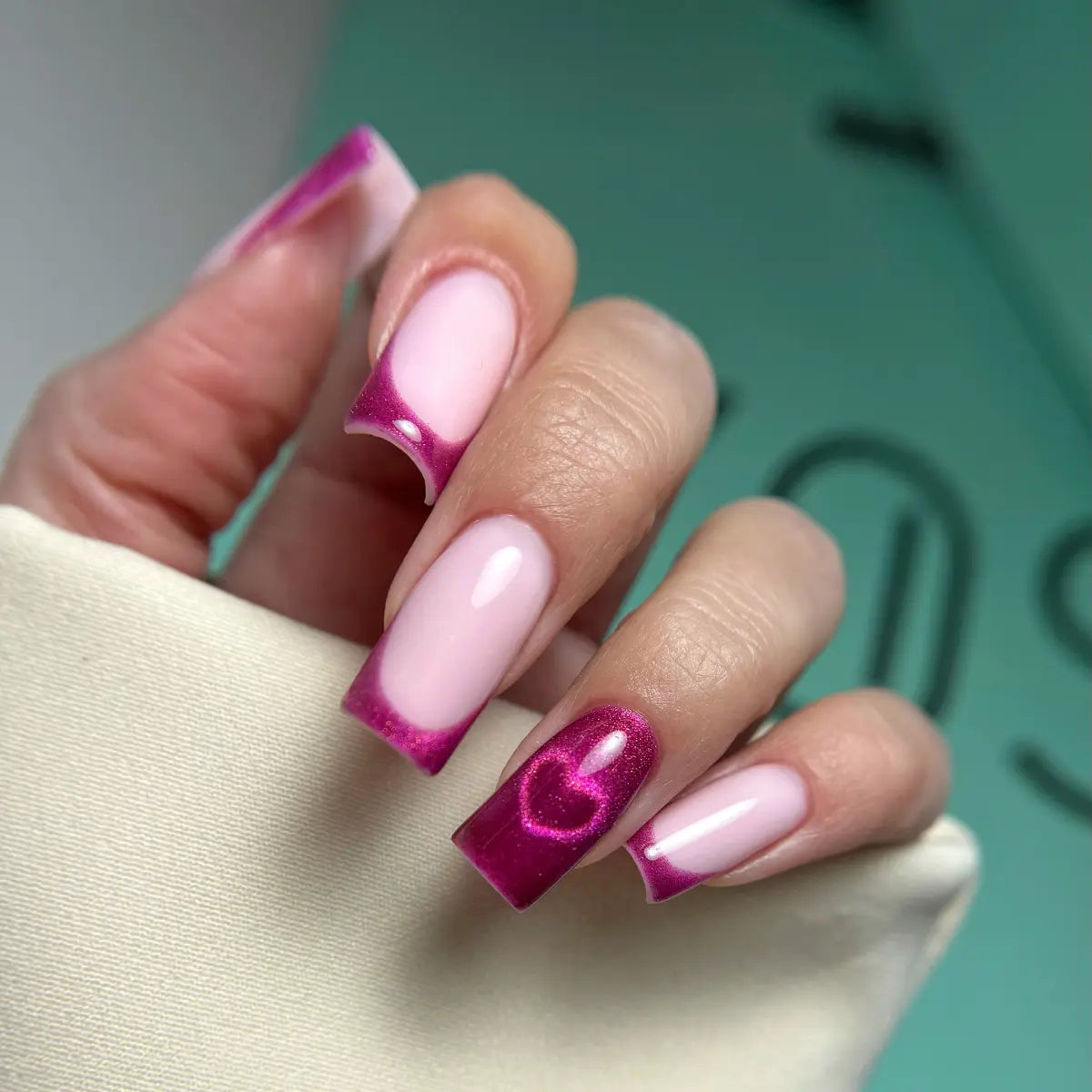YOSHI Gel Polish 262 - Heat Check, 6ml